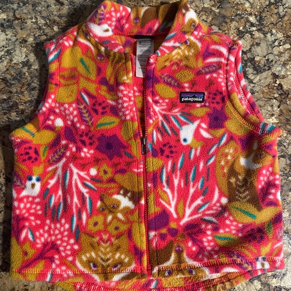 Patagonia pink fox vest (girls) 2t